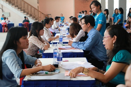 Kinh tế ổn định, nhiều việc “chờ” người lao động ảnh 2